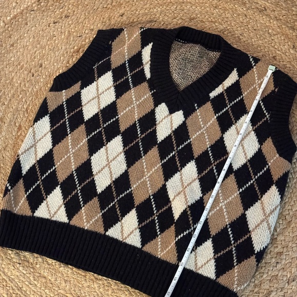 Sweater Vest - Picture 5 of 9